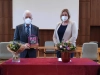 Verleihung des Heimatpreis 2021 der Stadt Dinslaken an Sepp Aschenbach (hier mit der Bürgermeisterin Michaela Eislöffel) - Bild 1